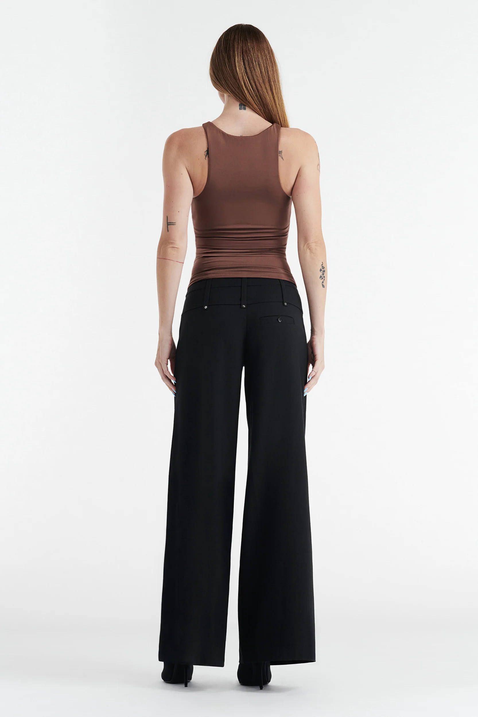 SOPHIE BASIC SLEEVELESS TANK WITH SHELF BRA - CHOCOLATE - Image 3